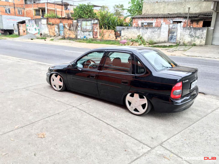 Carros DUB - GM Corsa Classic com rodas @volcanowheels V200 aro 17”