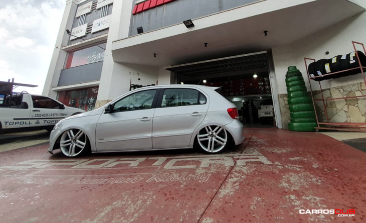 VW Gol Track rebaixado com rodas Volcano Evidence aro 18x6