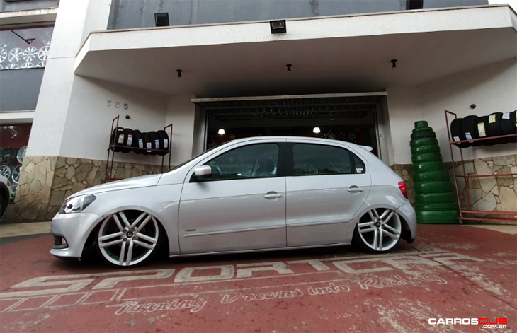 Gol G6 rebaixado com rodas Volcano Wheels New Strong aro 18″