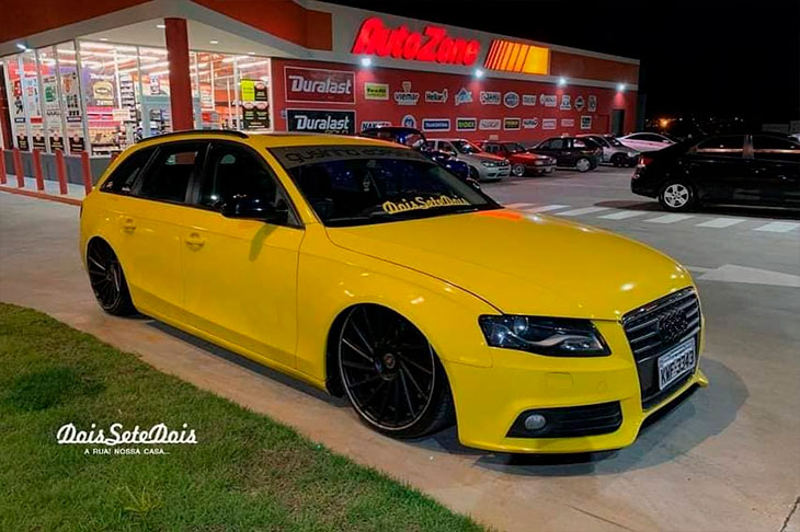 Audi A4 Avant 2.0T 180HP com rodas vossen aro 20