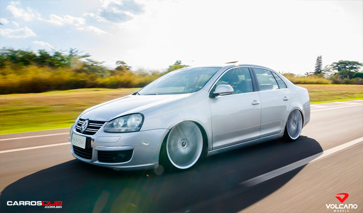 Jetta MK5 rebaixado com rodas Volcano New Strong aro 20