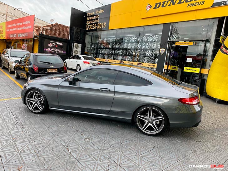 Mercedes C180 Coupé com rodas aro 20