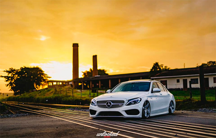 Mercedes C250 AMG rebaixada roda 20