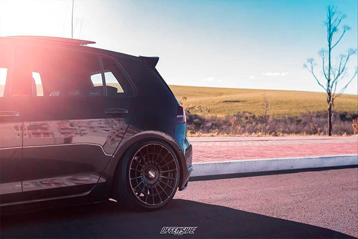 Golf GTI MK7 com rodas rotiform 19