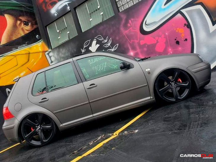 Golf MK4 rebaixado aro 20 do audi