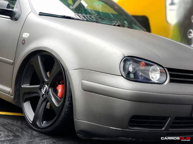 Golf MK4 rebaixado aro 20 do audi