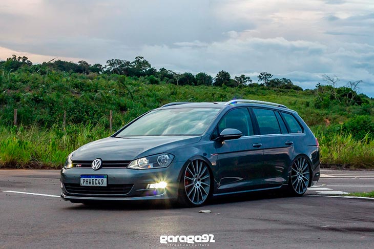 Golf Variant MK7 rebaixado com rodas aro 20