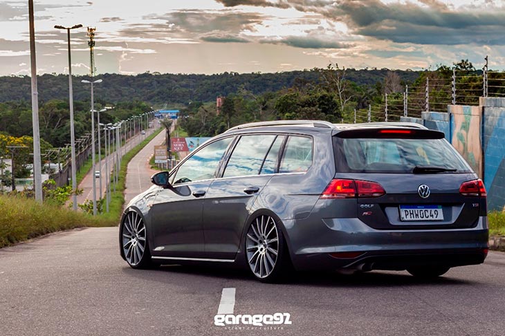 Golf Variant MK7 rebaixado com rodas aro 20