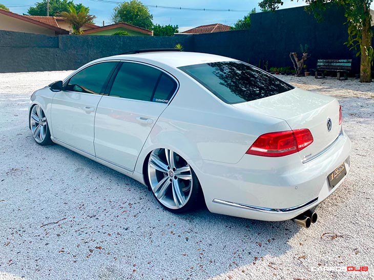 Passat TSI 2.0T rebaixado com rodas aro 20