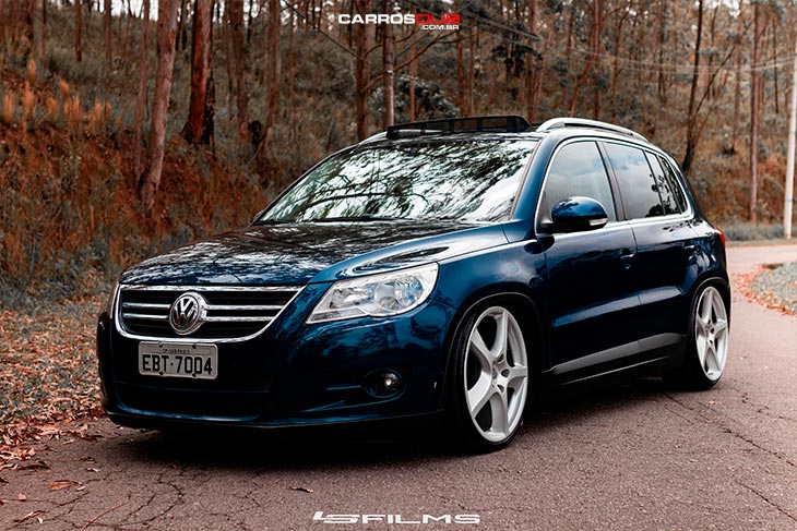 Tiguan TSI rebaixado com rodas porsche aro 20