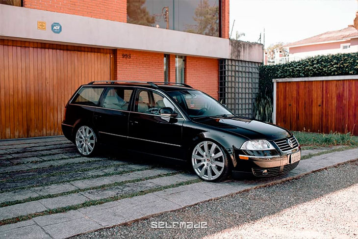 Passat Variant 2004 com rodas porsche aro 20