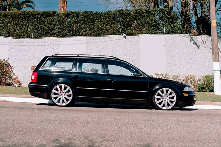 Passat Variant 2004 com rodas porsche aro 20