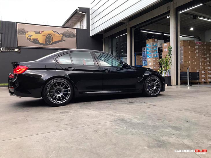 BMW M3 com rodas Rotiform aro 20