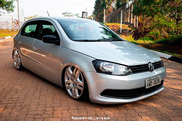 Gol G5 com rodas Manhattan aro 18