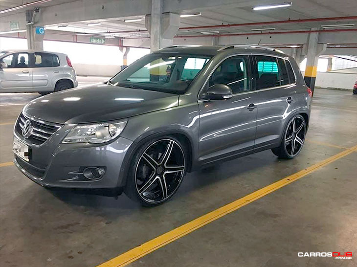 VW Tiguan TSI com rodas AMG GT aro 22