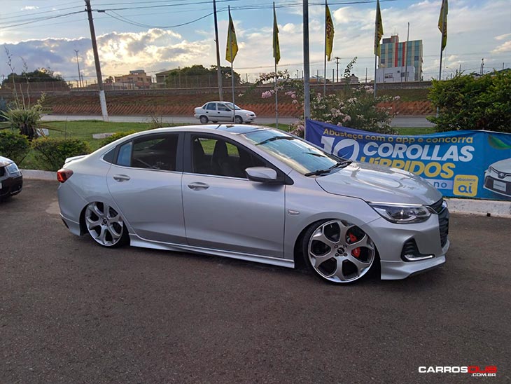 GM Onix Plus turbo rebaixado