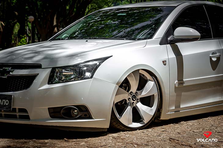 Cruze com rodas Volcano Evolution aro 20