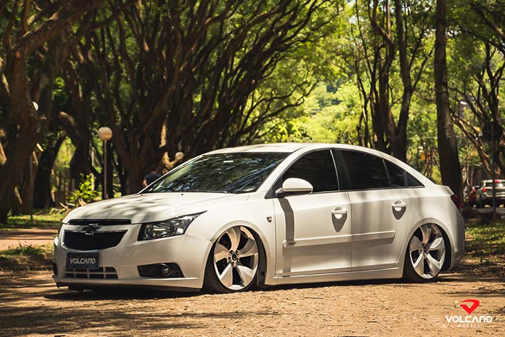 Cruze com rodas Volcano Evolution aro 20