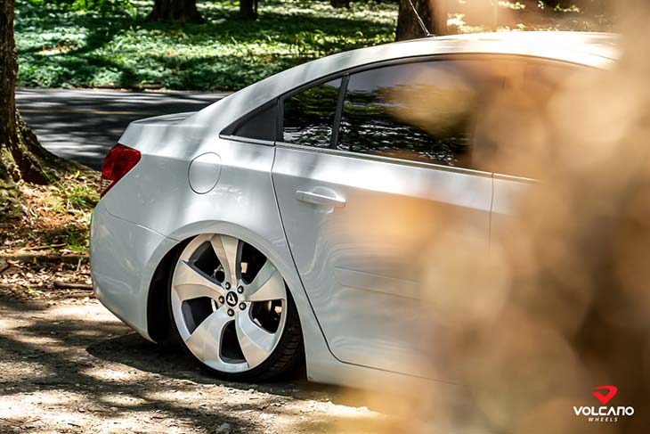 Cruze com rodas Volcano Evolution aro 20