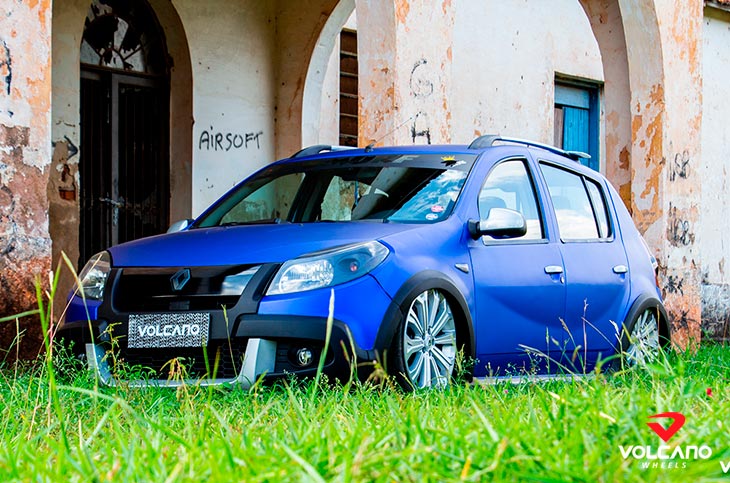 Renault Sandero baixo