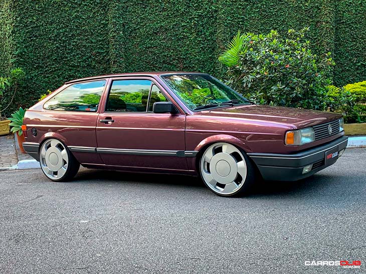 VW Gol GL rebaixado com rodas Volcano V10 Orbital aro 18x6