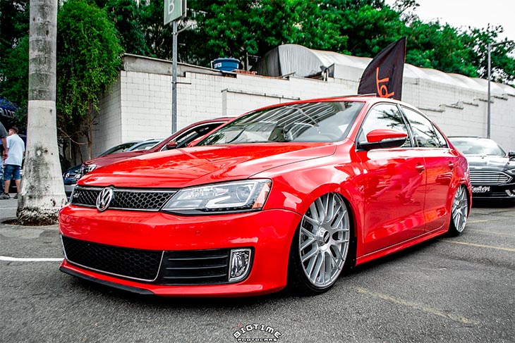 VW Jetta MK6 baixo 