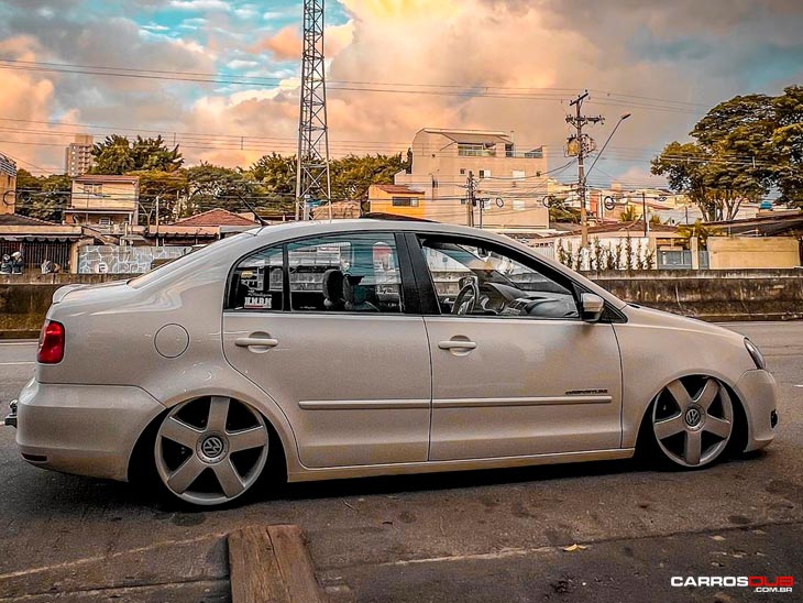 VW Polo Sedan rebaixado