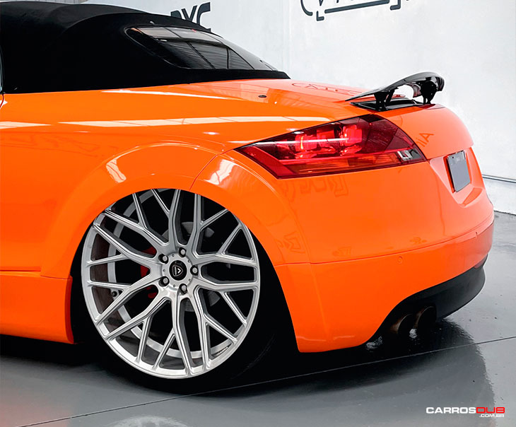 Audi TT laranja rebaixado