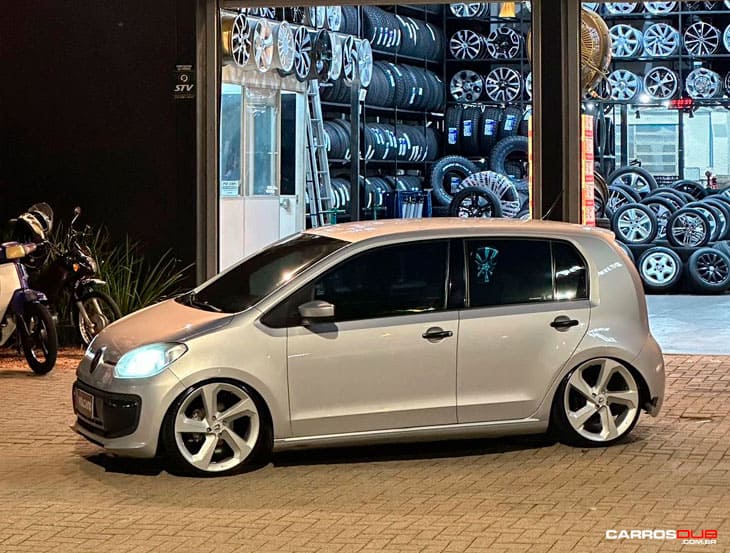 VW UP rebaixado