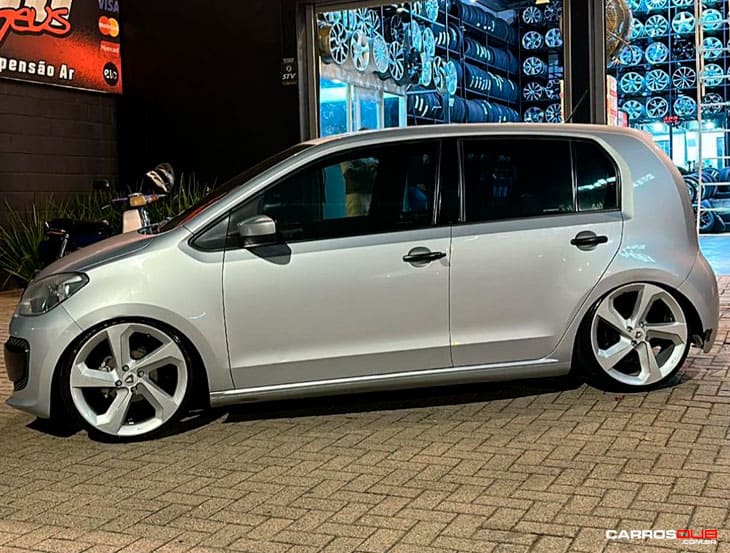 VW UP rebaixado