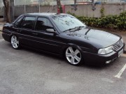 Santana preto rebaixado com rodas aro 18