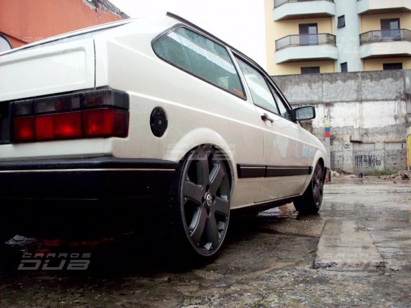 GOL QUADRADO PRETO REBAIXADO NA FIXA DE ARO 17 DA TOUAREG (4K) 