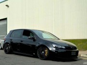 Novo Golf preto com suspensão a ar