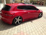 Volkswagen Scirocco rebaixado com rodas vossem aro 20