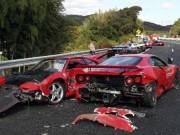Fotos de carros de luxo batidos