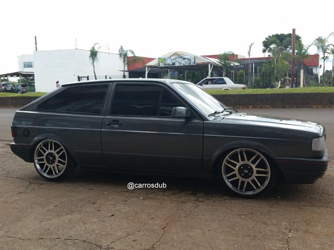 Gol quadrado com rodas Volcano Daimler aro 17