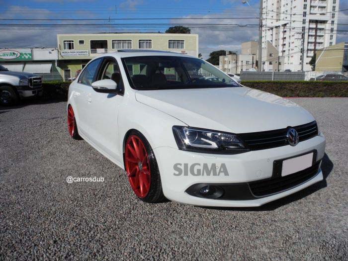 Volkswagen Jetta белая r18 Воссены