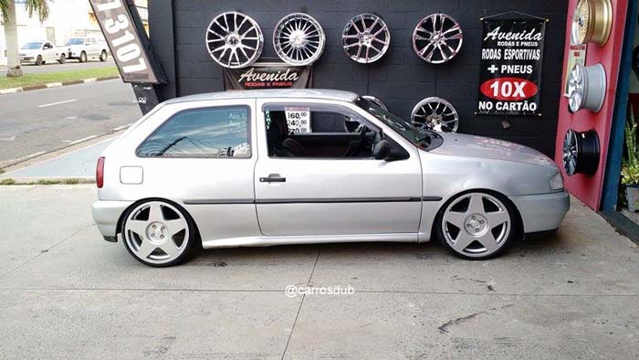 Gol G2 com rodas Volcano Wheels Tarmac aro 17