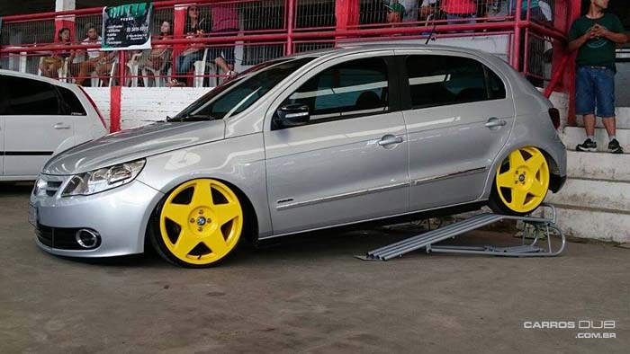 Carros DUB - Gol G5 rebaixado com @volcanowheels Space aro 18