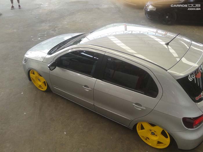 Carros DUB - Gol G5 rebaixado com @volcanowheels Space aro 18