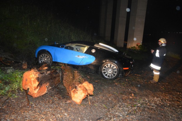 bugatti-veyron-crash-austria-2