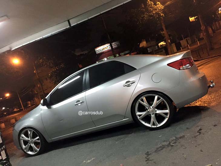 kia-cerato-rebaixado-03