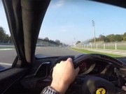De carona em uma Ferrari 458 Speciale em Monza