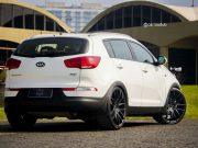 Vídeo Kia Sportage com rodas aro 22 e suspensão fixa
