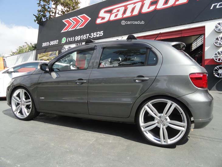 Gol Trend rebaixado com rodas aro 20