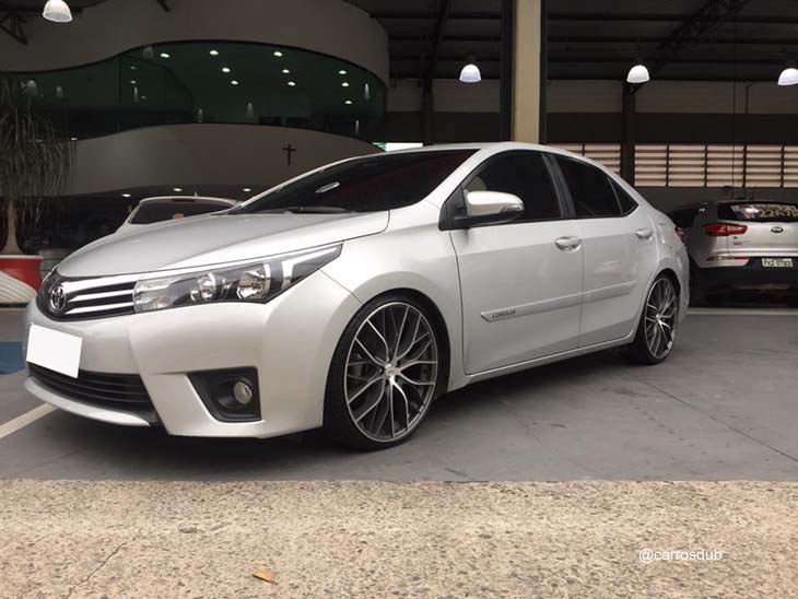 Novo Corolla rebaixado com rodas aro 20