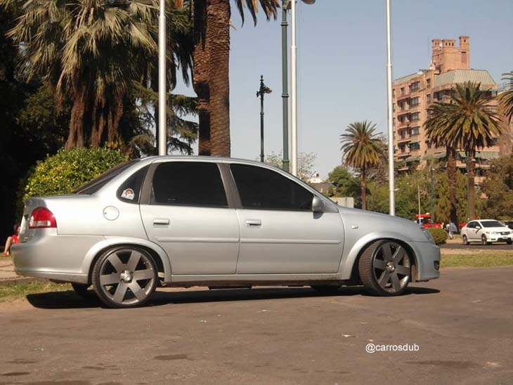 Carros DUB - GM Corsa Classic com rodas @volcanowheels V200 aro 17”