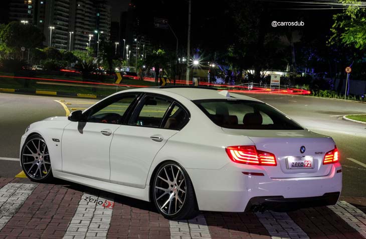 BMW 528i GT rebaixado com rodas aro 20