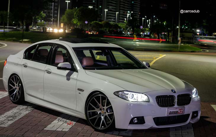 BMW 528i GT rebaixado com rodas aro 20