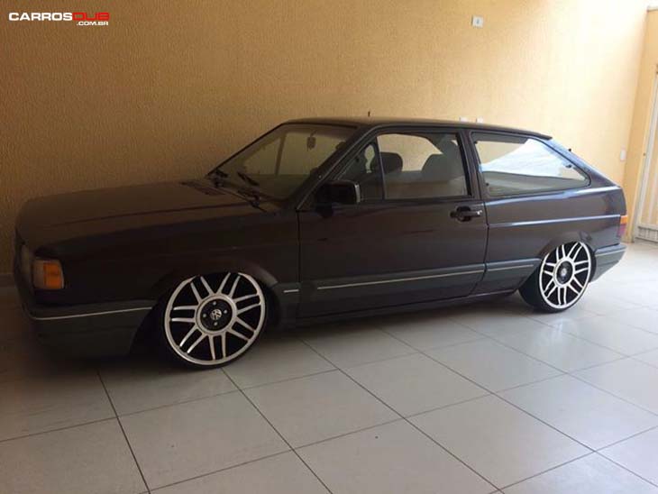 Gol GL 1994 com aro 17 e rebaixado